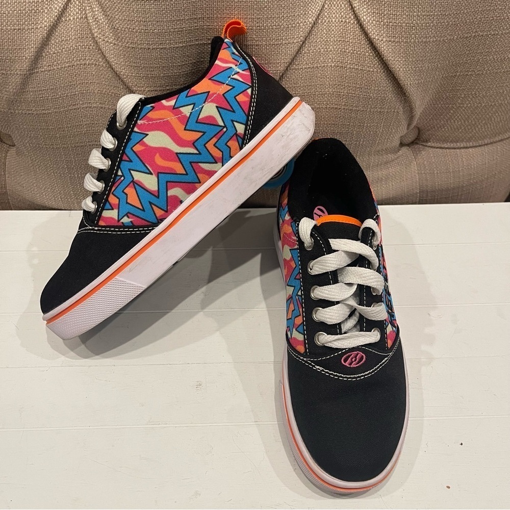 Heelys Youth Size 3 Prints Canvas Roller Shoes Sneakers HES10331 Black Blue